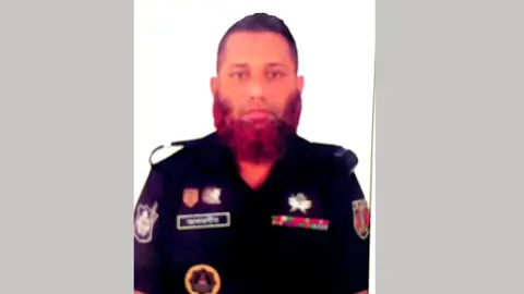ফেনীতে বেপরোয়া ট্রাকের ধাক্কায় এসআরবির ওয়ারেন্ট অফিসার নিহত
