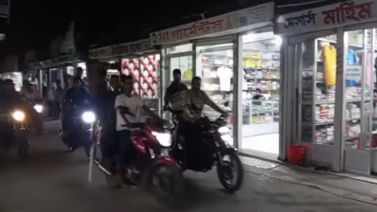 জামালপুরে ছাত্রলীগের ককটেল বিস্ফোরণ, শাস্তির দাবিতে ছাত্রদল-বিএনপির শোডাউন
