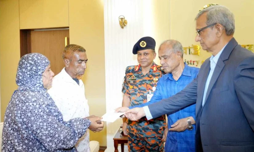 ফায়ার ফাইটার নয়নের পরিবার পেলো আরও ৫ লাখ টাকা