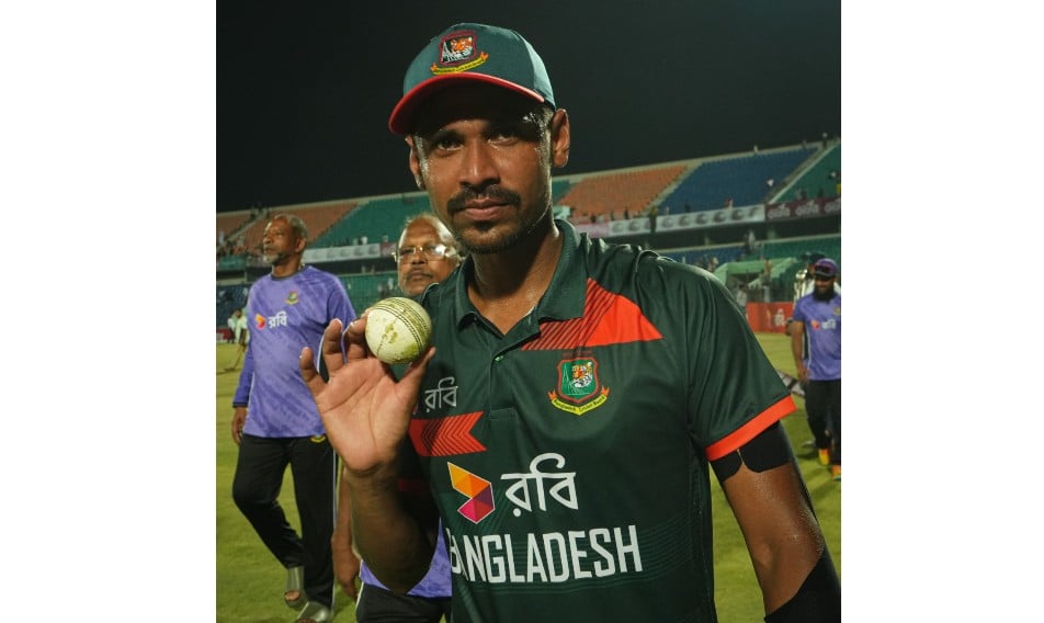 সাত বছর পর মোস্তাফিজের ফাইফারে নতুন মাইলফলক