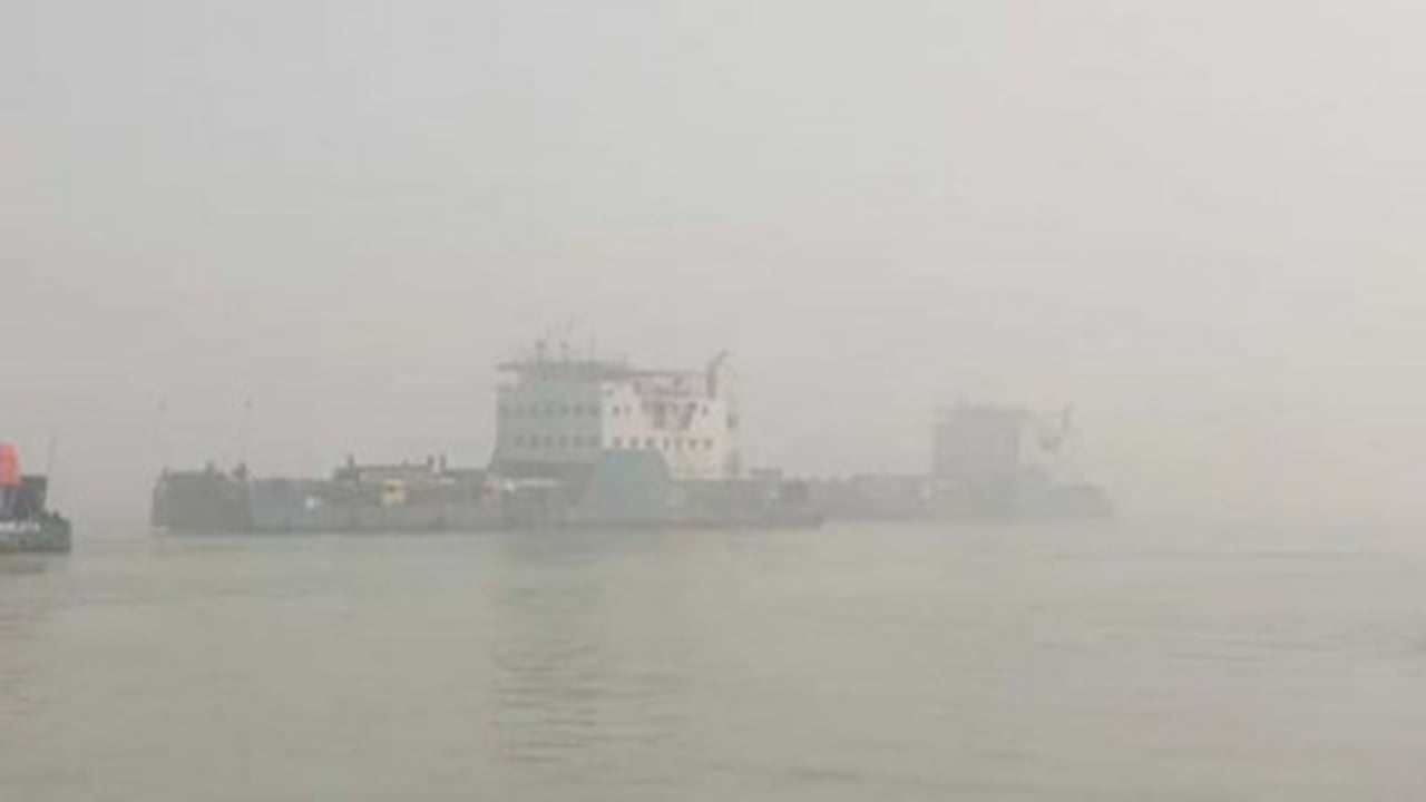 পাটুরিয়া-দৌলতদিয়া রুটে ফেরি চলাচল বন্ধ