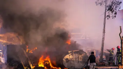 ইরানে জ্বালানি ট্যাংকার বিস্ফোরণে নিহত ১১