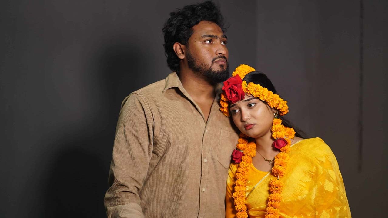 প্রকাশ্যে নতুন গান ‘চাঁদ বদনে’