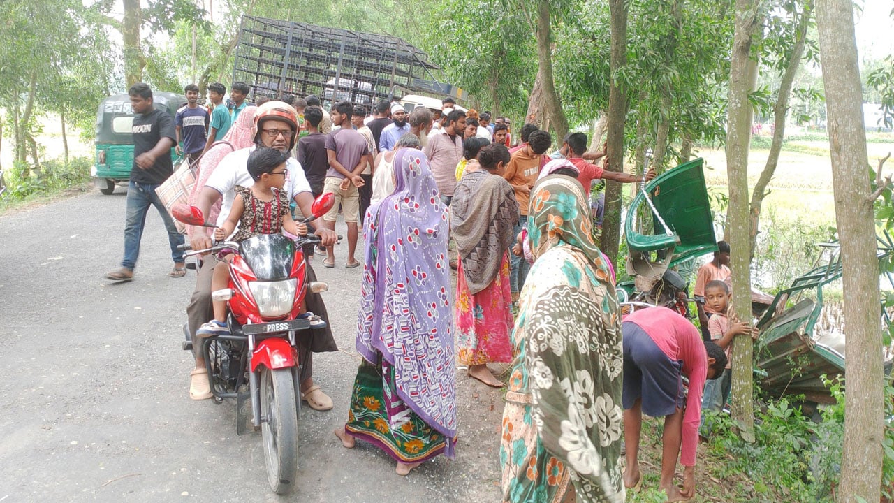 গাইবান্ধায় পিকআপের ধাক্কায় অটোরিকশার চার যাত্রী নিহত