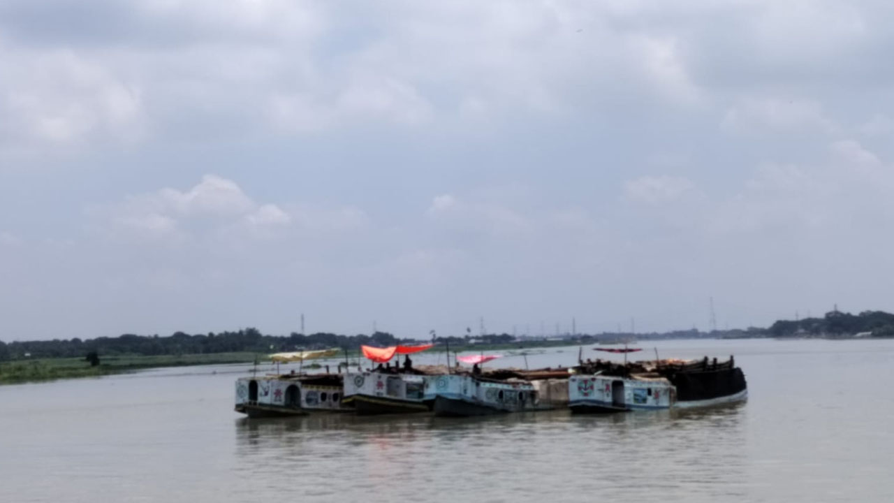 ইজারা পেয়েও ঘাটে যেতে পারছেন না ইজারাদার