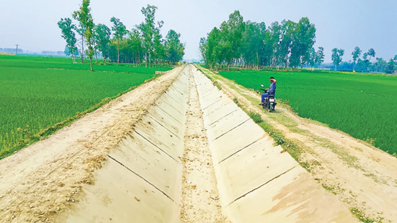 পানি পাচ্ছে না গঙ্গাচড়ার কৃষক