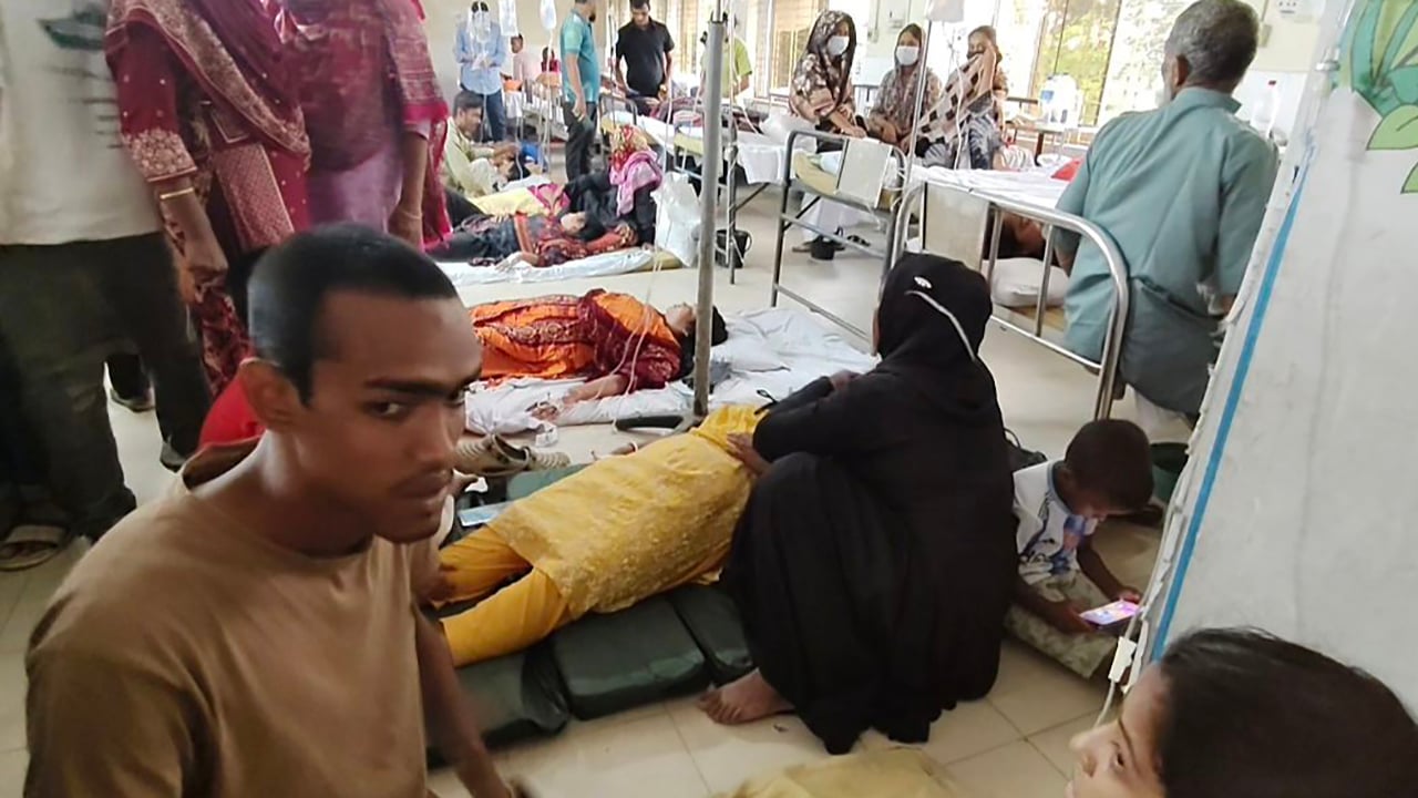 কালিয়াকৈরে পানি পান করে অসুস্থ শতাধিক শ্রমিক