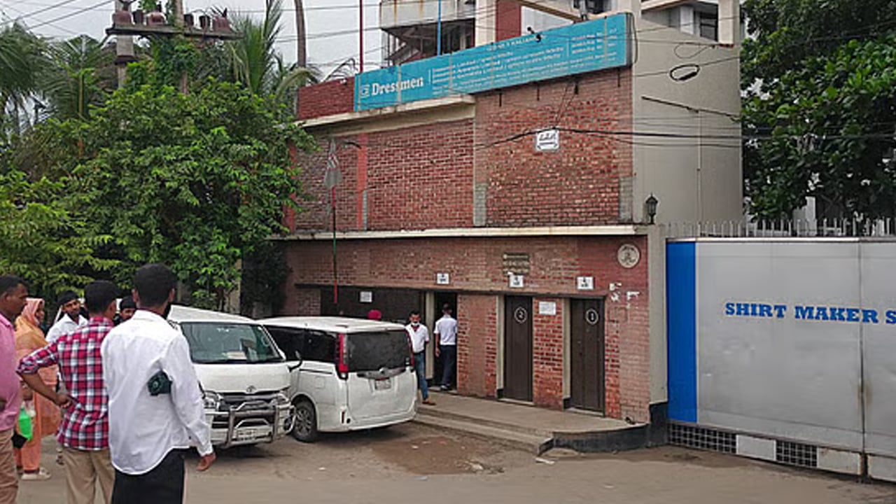 কালিয়াকৈরে পানি পান করে অসুস্থ শতাধিক শ্রমিক