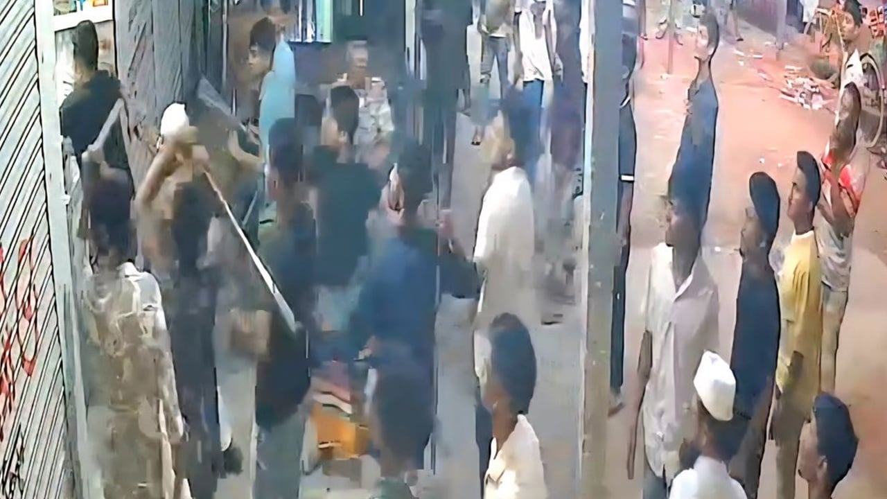 বাকির টাকা চাওয়ায় দোকানে হামলা-ভাঙচুর-গুলি, আহত ৫
