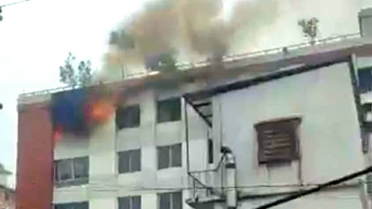 গাজীপুরে পোশাক কারখানায় আগুন, নিয়ন্ত্রণে ৭ ইউনিট