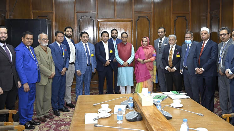 ভ্যাট বাড়ানোয় ব্যবসা আরও চ্যালেঞ্জিং হয়েছে: গভর্নরকে ডিসিসিআই