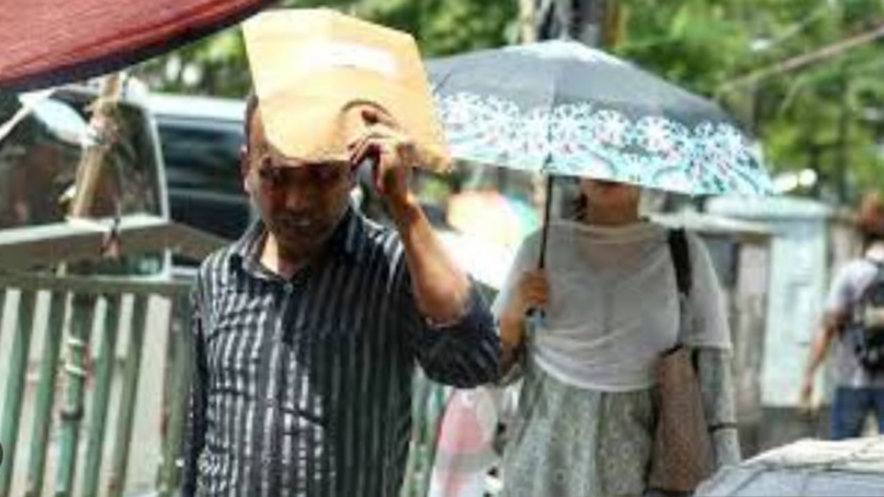 উত্তর-পশ্চিমাঞ্চলে বইছে তাপপ্রবাহ, ভ্যাপসা গরমে অতিষ্ঠ  মানুষ