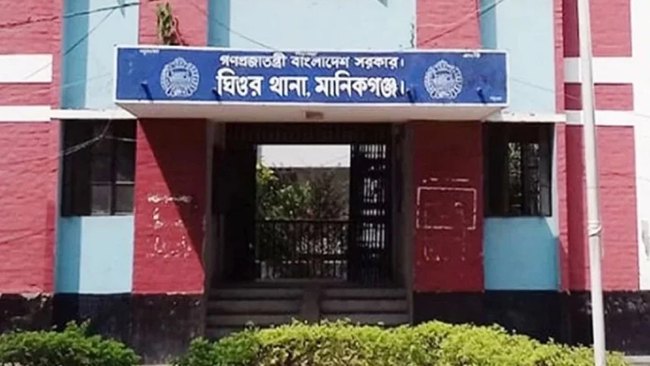 ঘিওরে গৃহবধূর গলা কাটা লাশ উদ্ধার