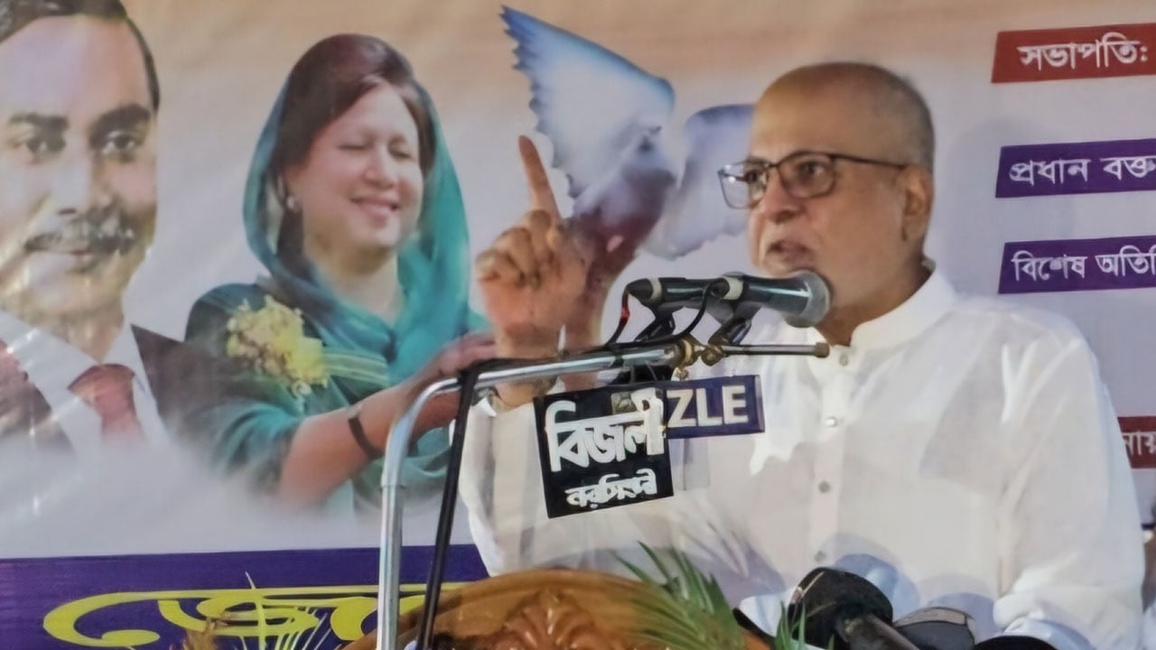 ভারতে বসেও দেশের বিরুদ্ধে ষড়যন্ত্রে লিপ্ত হাসিনা