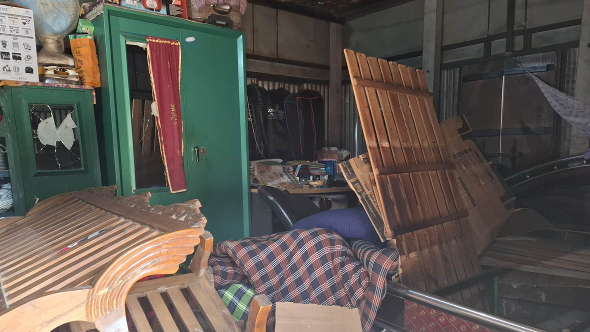 গজারিয়ায় গৃহবধূ নিহতের ঘটনায় হামলা-লুটপাট