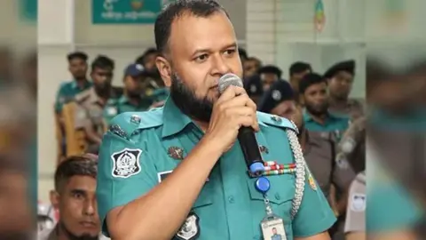 জিএমপির ফেসবুক পেজে বিরোধী দলের লংমার্চ নিয়ে পোস্ট, পুলিশ কর্মকর্তাকে প্রত্যাহার