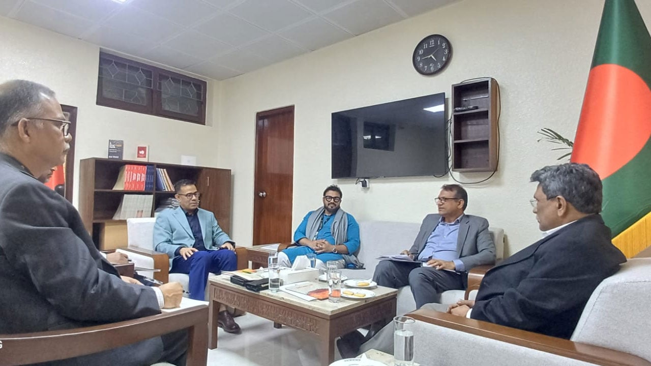 গণভোটের লিফলেট পৌঁছুবে ঢাকা মহানগরীর প্রতিটি বাসায়