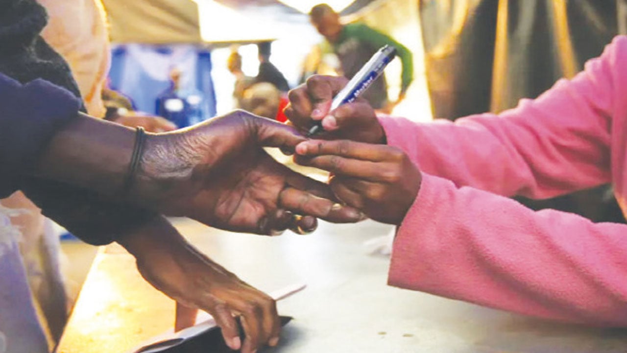 গণতন্ত্র ধার করার প্রয়োজন নেই আফ্রিকার