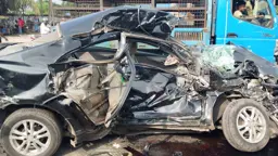 নিয়ন্ত্রণ হারানো বাসের ধাক্কায় প্রাইভেটকারের চালকসহ ৪ জন নিহত