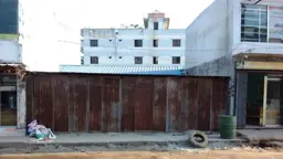গজারিয়ায় প্রকাশ্যে দোকান ভাঙচুর ও দখলের অভিযোগ
