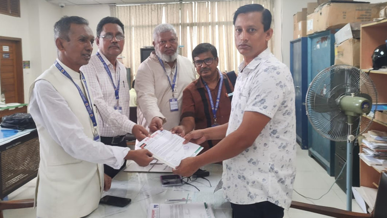 উদীয়মান চাঁদ প্রতীকে নিবন্ধন চেয়ে ইসিতে গণদলের আবেদন