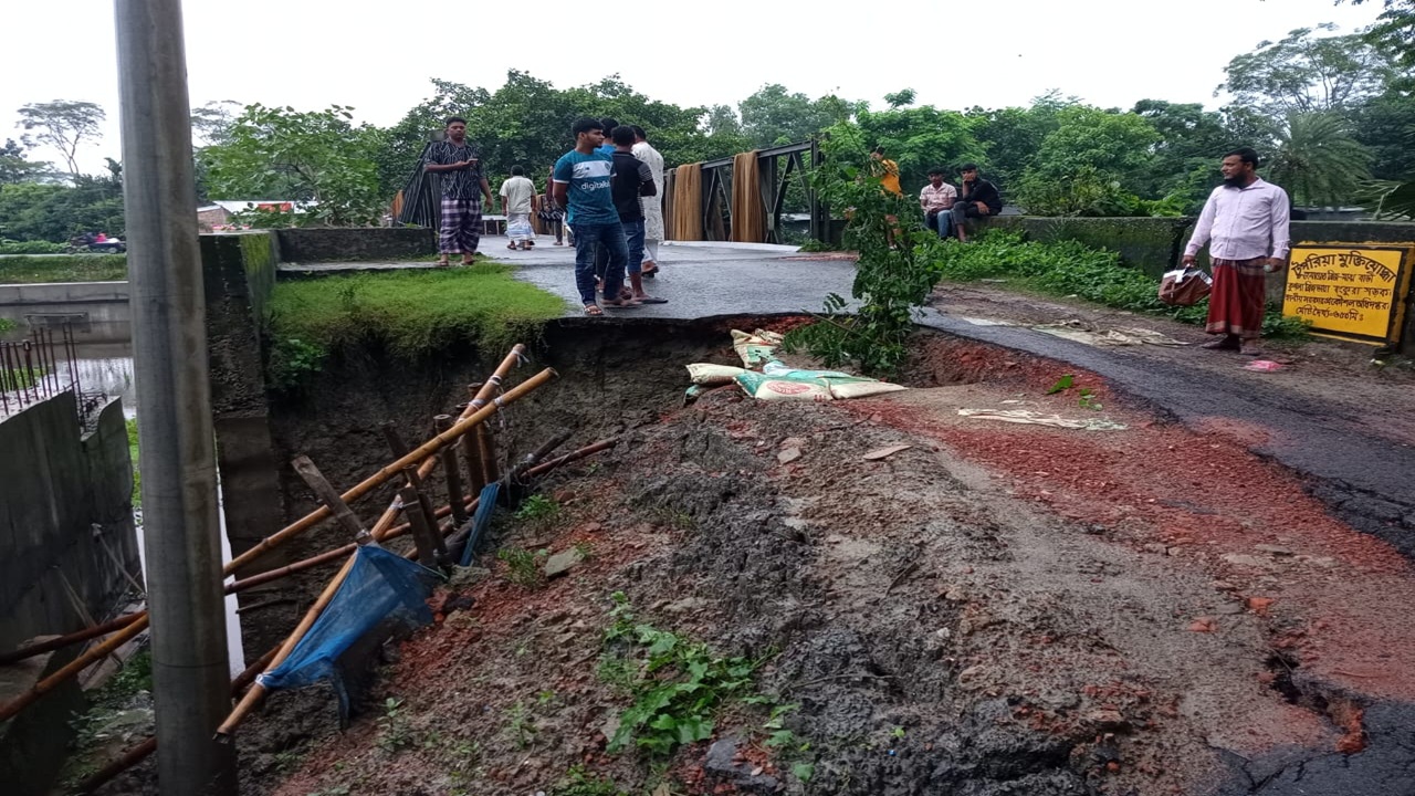 কোটালীপাড়ায় প্রবল বর্ষণে ক্ষতিগ্রস্ত সড়ক দ্রুত সংস্কারের দাবি