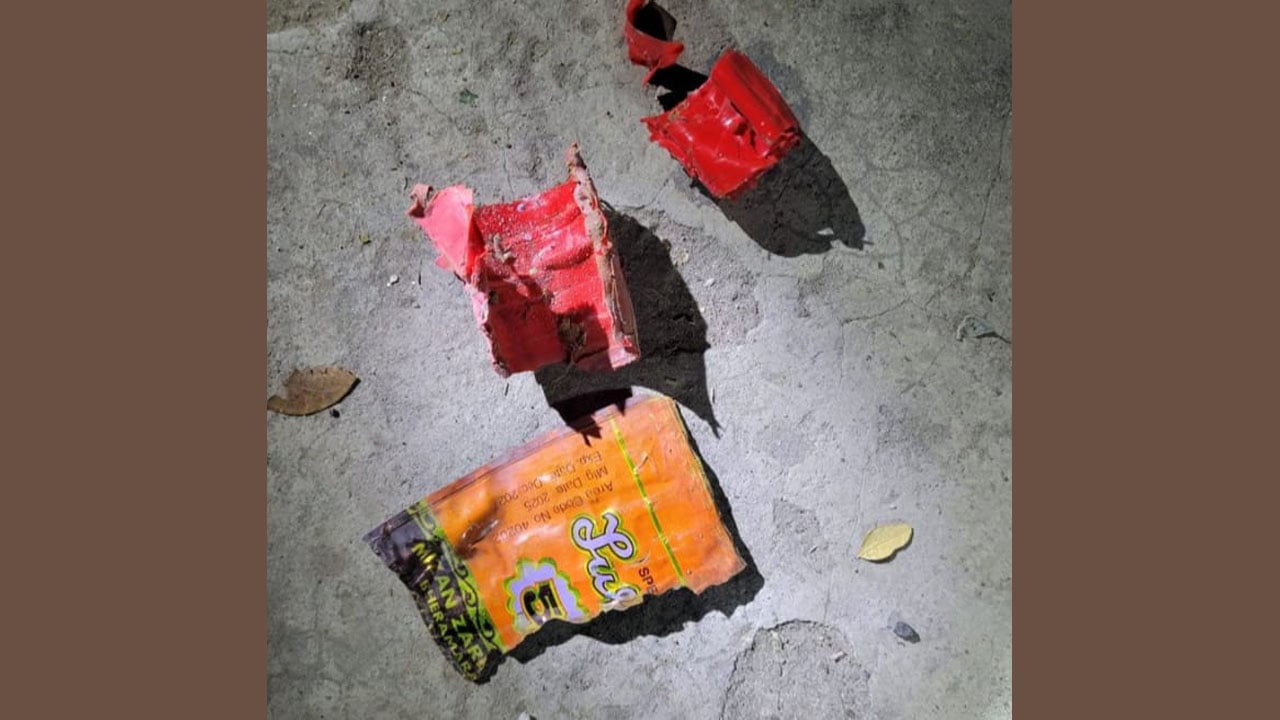 গোপালগঞ্জে তিনটি ভোট কেন্দ্রে ককটেল বিস্ফোরণ