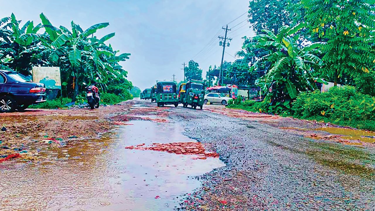 সিলেট-গোলাপগঞ্জ-জকিগঞ্জ মহাসড়ক খানাখন্দে ভরা