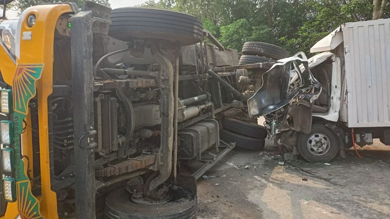 মুকসুদপুরে ট্রাক-কাভার্ডভ্যান সংঘর্ষে হেলপার নিহত