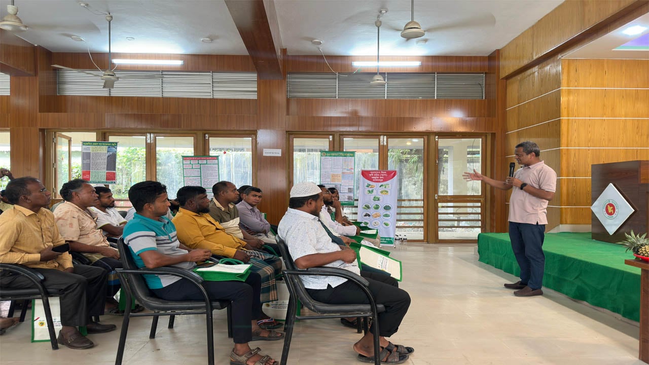 গফরগাঁওয়ে কৃষক-কৃষাণীদের সার্টিফিকেশন প্রশিক্ষণ কর্মশালা