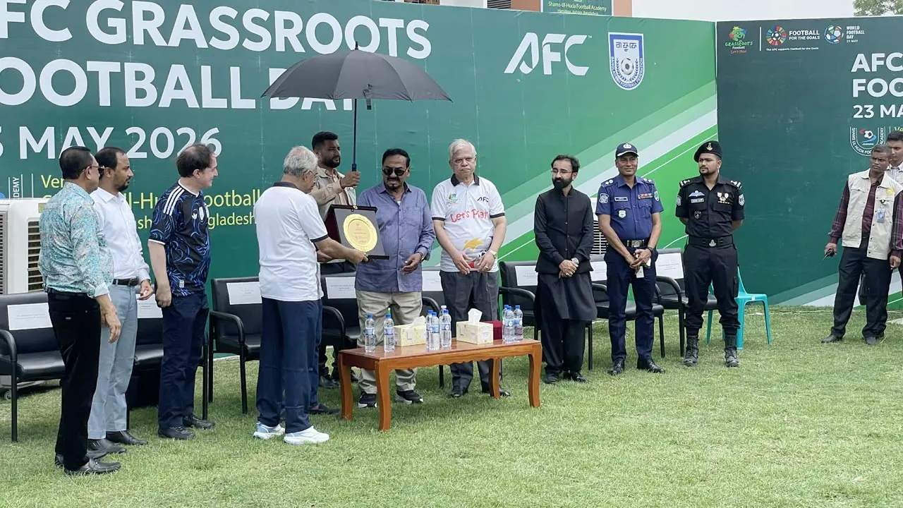 গ্রাসরুট ফুটবলের উৎসবে স্মৃতিকাতর স্পিকার, স্বপ্ন দেখাল যশোরের একাডেমি