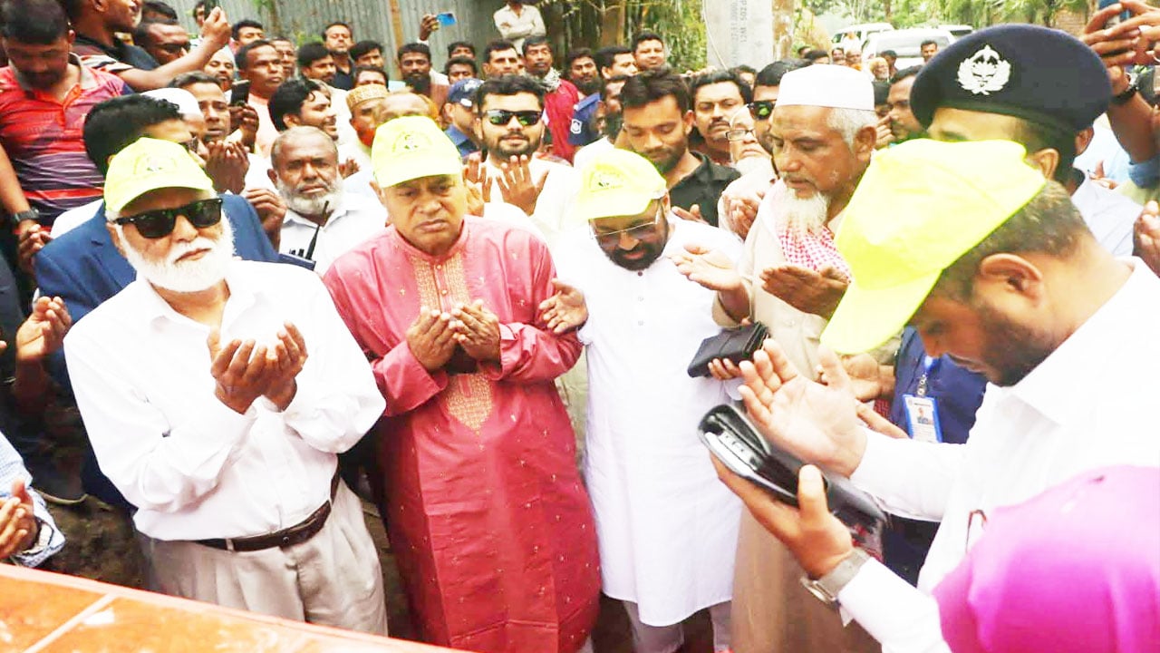 কৃষিপণ্যের উৎপাদন বৃদ্ধিতে খাল খননের বিকল্প নাই : প্রতিমন্ত্রী এম ইকবাল হোসেইন