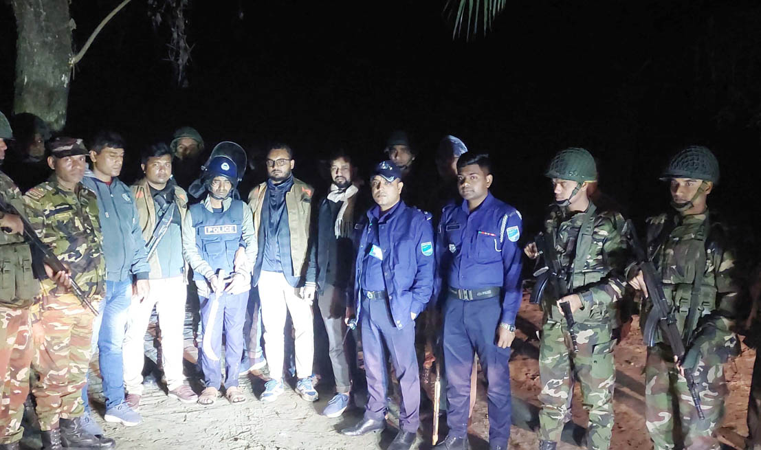 মাদারীপুরে তিন খুনের ঘটনায় গ্রেপ্তার ১১