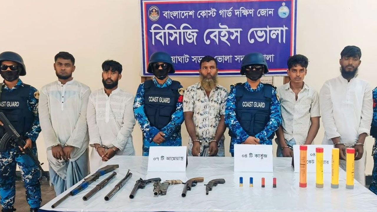 ভোলায় সালাউদ্দিন বাহিনীর ৫ ডাকাত গ্রেপ্তার
