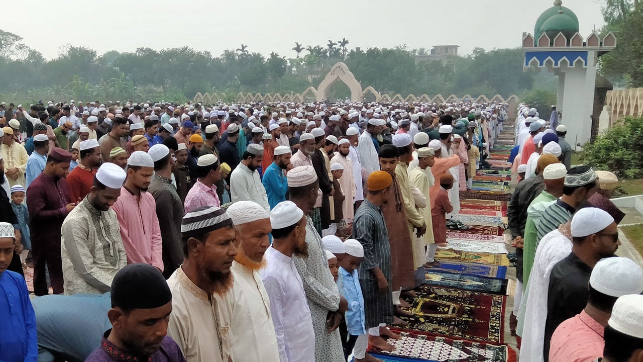হবিগঞ্জে ঈদুল ফিতরের মোনাজাতে ফিলিস্তিনিদের ওপর আল্লাহর রহমত প্রার্থনা