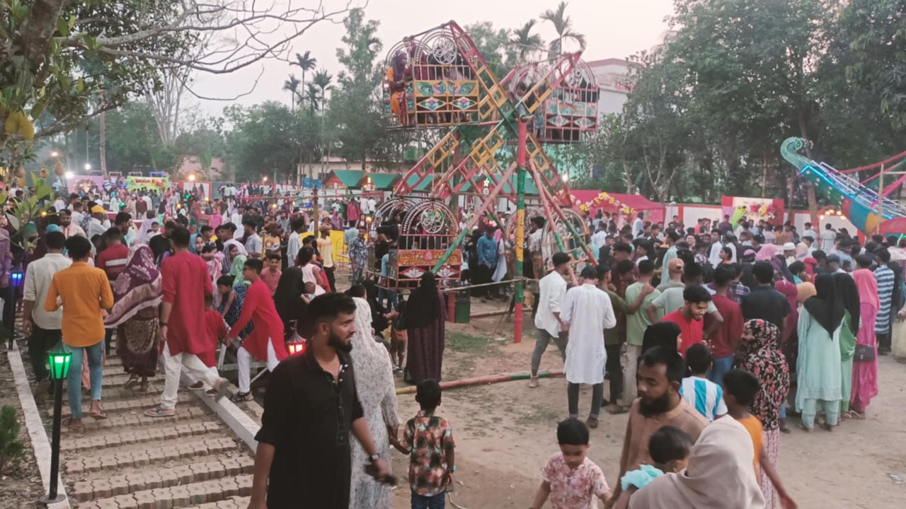লোকে লোকারণ্য হবিগঞ্জের পর্যটককেন্দ্র