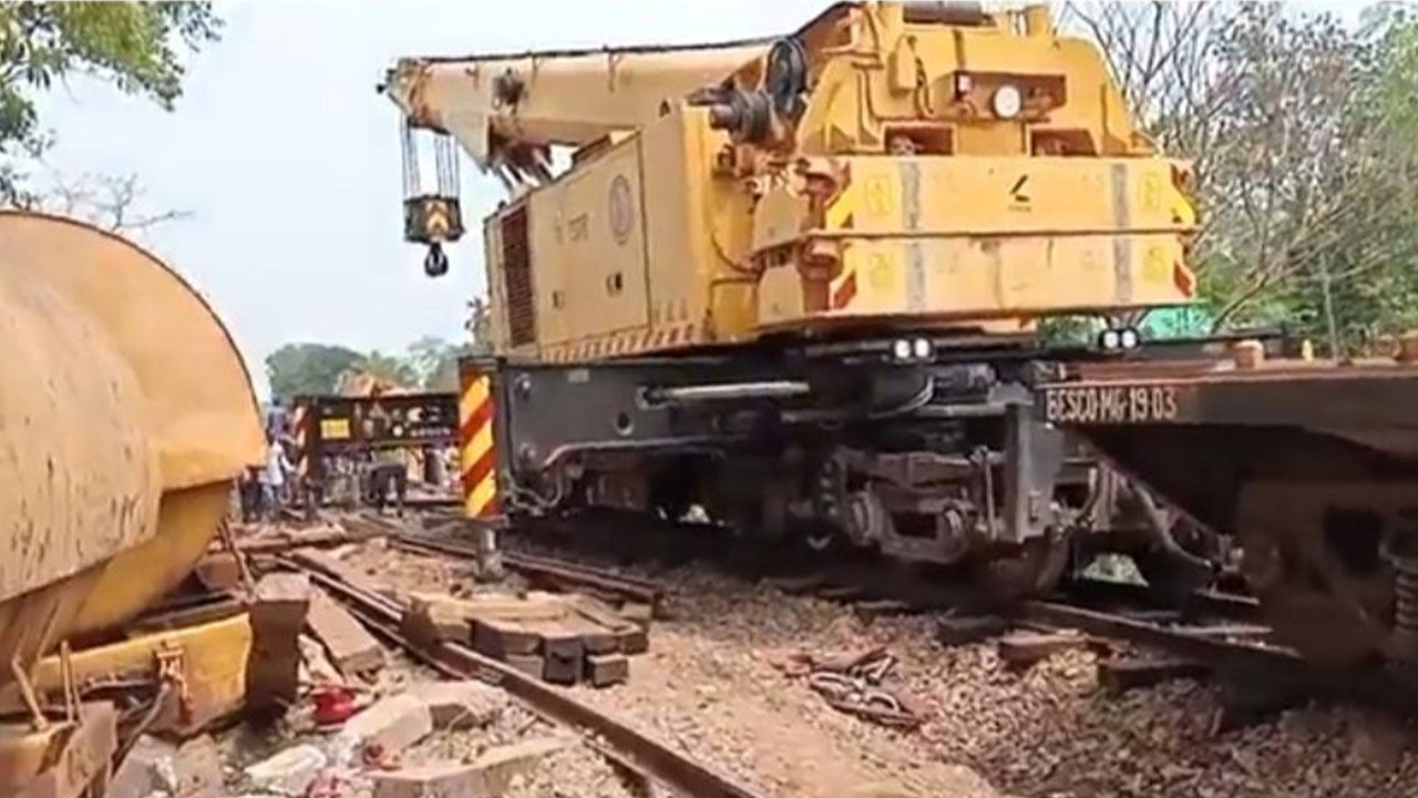 ১৮ ঘণ্টা পর সিলেটের সঙ্গে সারা দেশের রেল যোগাযোগ স্বাভাবিক