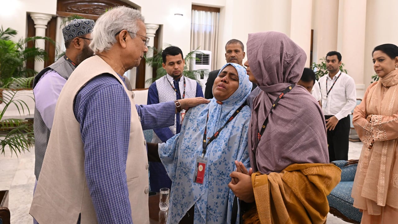 প্রধান উপদেষ্টার সঙ্গে দেখা করতে যমুনায় হাদির পরিবার