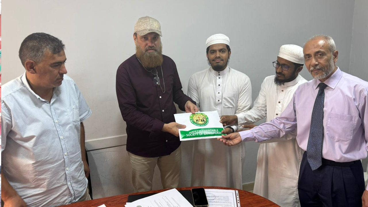 গাজার ৩০০ এতিম শিশুর পড়াশোনার দায়িত্ব নিল টিম হাফেজ্জী