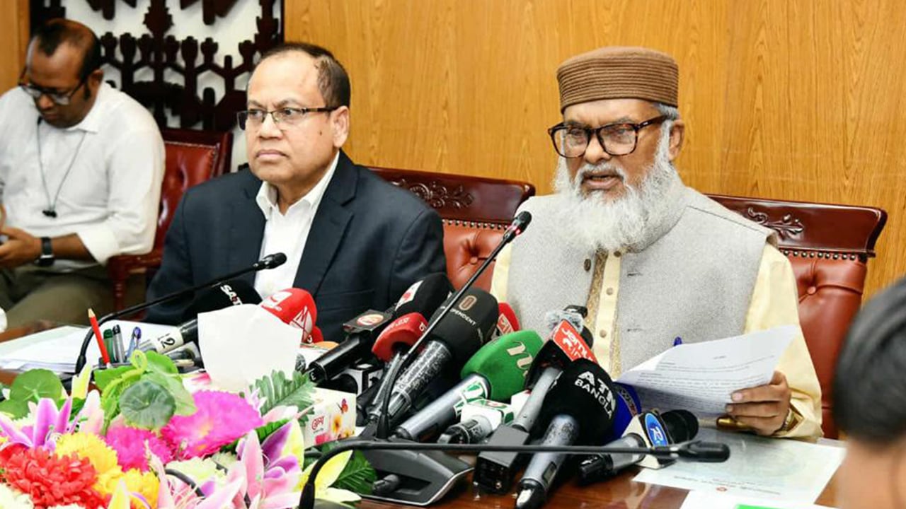 বেঁচে যাওয়া টাকা ফেরত পাবেন ৪৯৭৮ হাজি: ধর্ম উপদেষ্টা