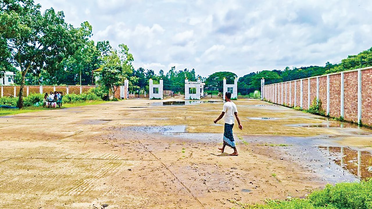 সুনসান নীরবতা গোবরাকুড়া কড়ইতলী স্থলবন্দরে