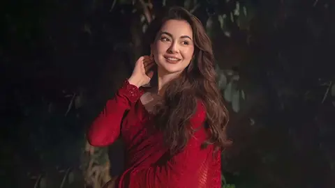 অভিনয়ের পর নতুন পরিচয়ে হানিয়া আমির