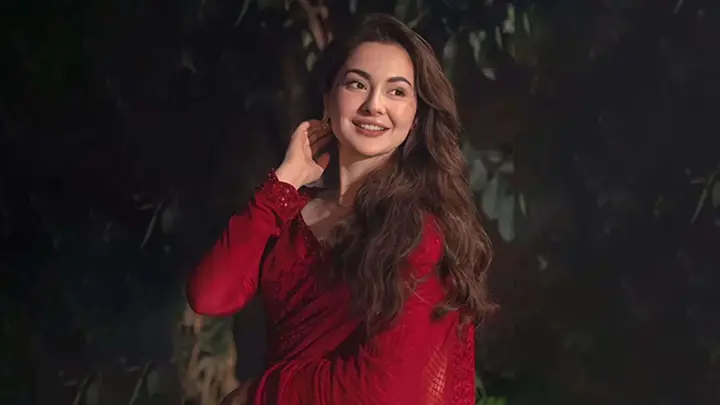অভিনয়ের পর নতুন পরিচয়ে হানিয়া আমির