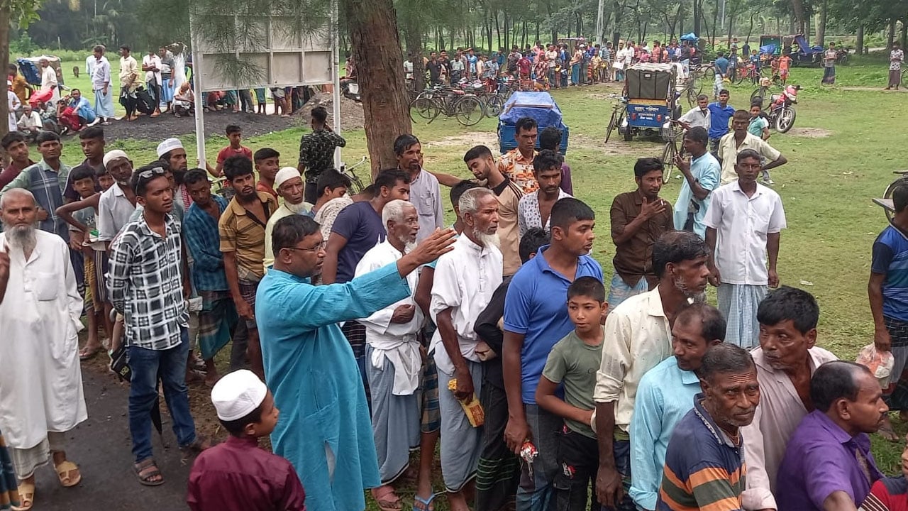 হাতিয়ায় ১ লাখ পরিবার পেল ভিজিএফের চাল