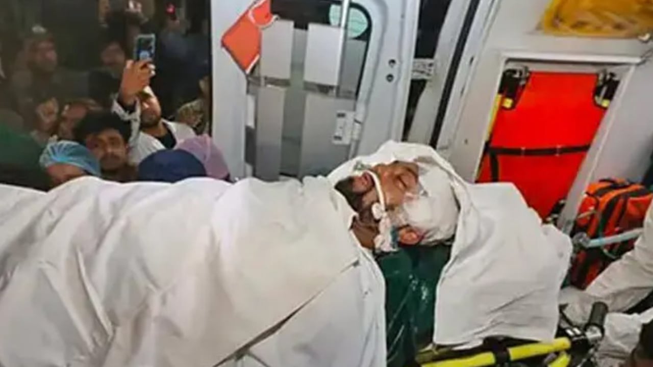 হাদির সঙ্গে সিঙ্গাপুর যাচ্ছেন তার দুই ভাই