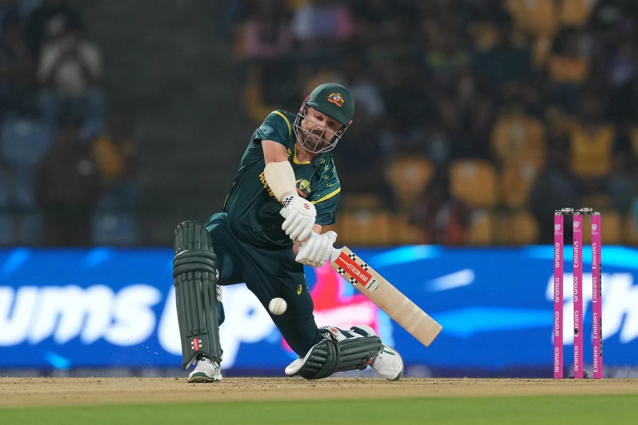 হোঁচট খেয়েও লড়াকু সংগ্রহ অস্ট্রেলিয়ার