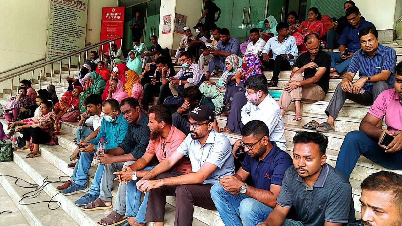 অবস্থান কর্মসূচি চালিয়ে যাওয়ার ঘোষণা ইআরপিপি  স্বাস্থ্যকর্মীদের