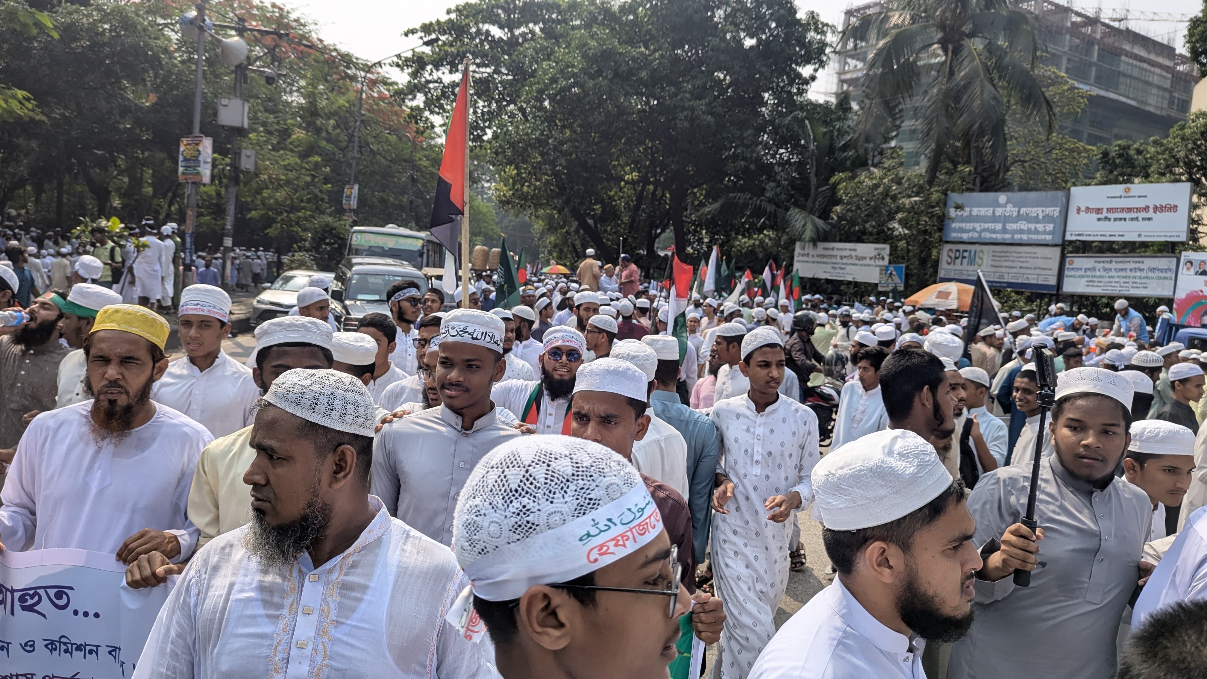 হেফাজতে ইসলামের মহাসমাবেশে লোকে লোকারণ্য সোহরাওয়ার্দী