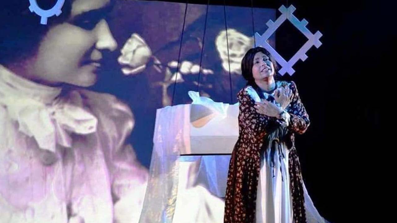জন্মবার্ষিকী স্মরণে মঞ্চে ‘হেলেন কোলার’