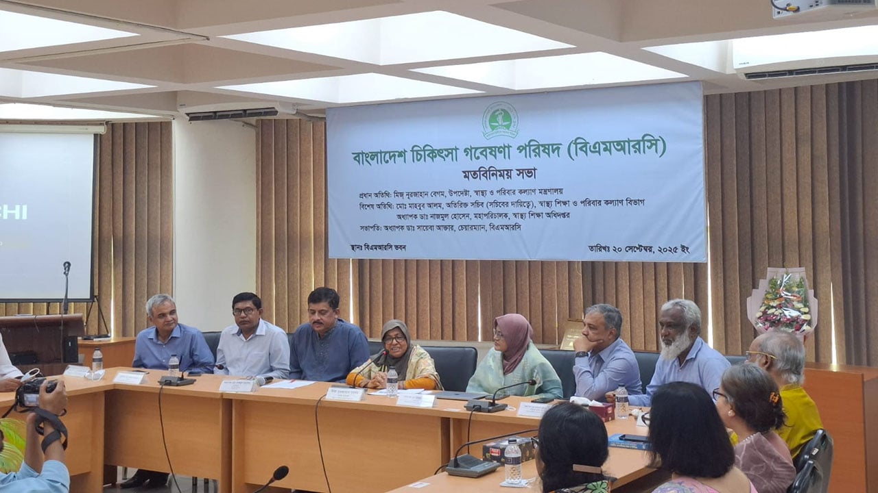 ৫৪ বছরের জঞ্জাল দেড় বছরে পরিষ্কার করা সম্ভব নয়: স্বাস্থ্য উপদেষ্টা